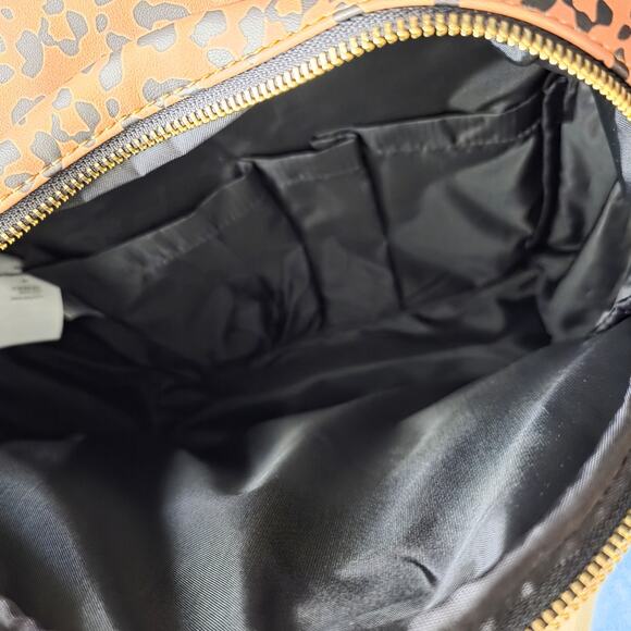 Petunia Pickle Bottom Diaper Backpack in Leopard District Backpack OS - Picture 8 of 16